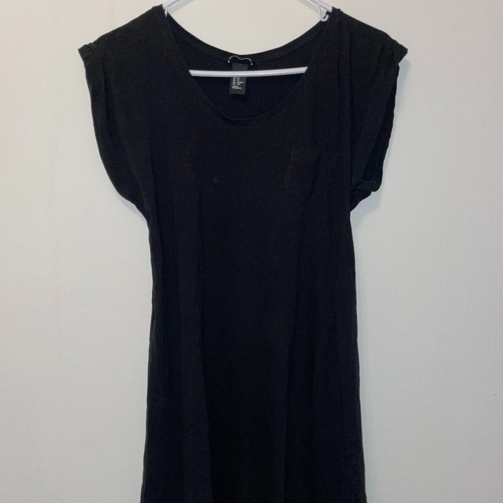 Simple, Flowy Black H&M Dress